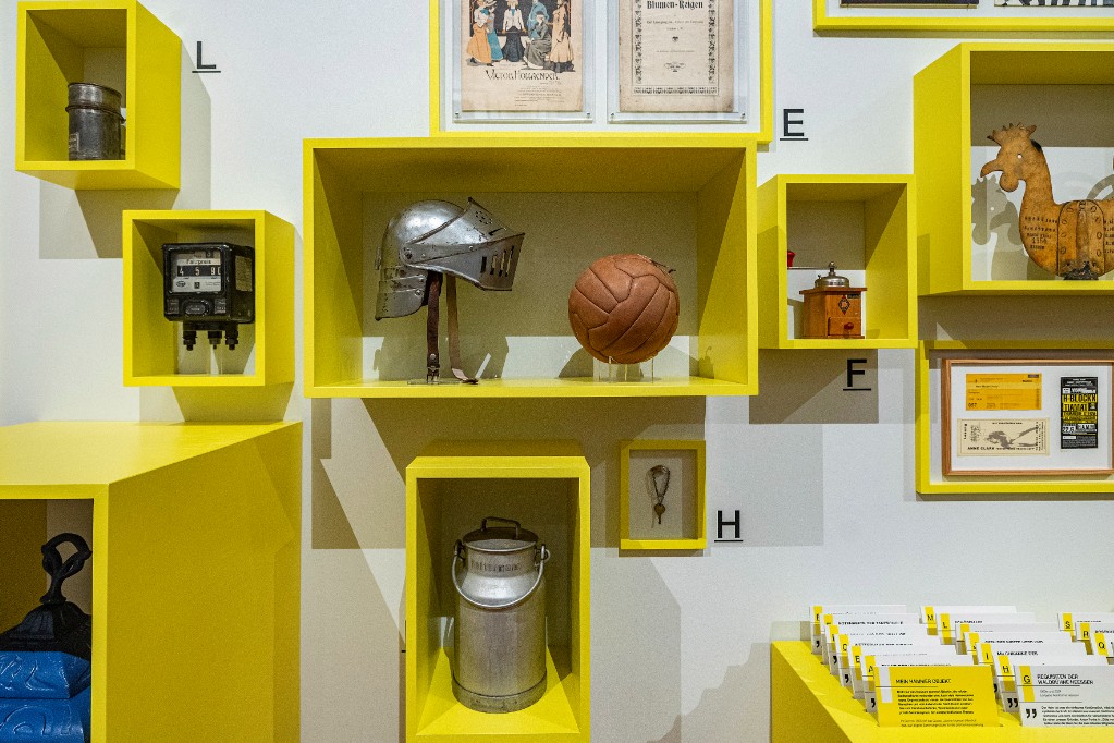 Ausstellungsansicht "Hör mal hin!" © GLM, Foto: Thorsten Hübner